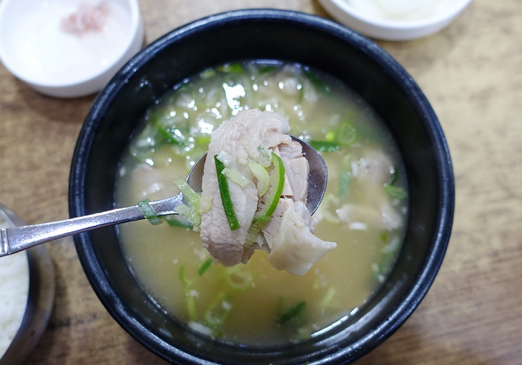 본전 돼지국밥6 - 국밥